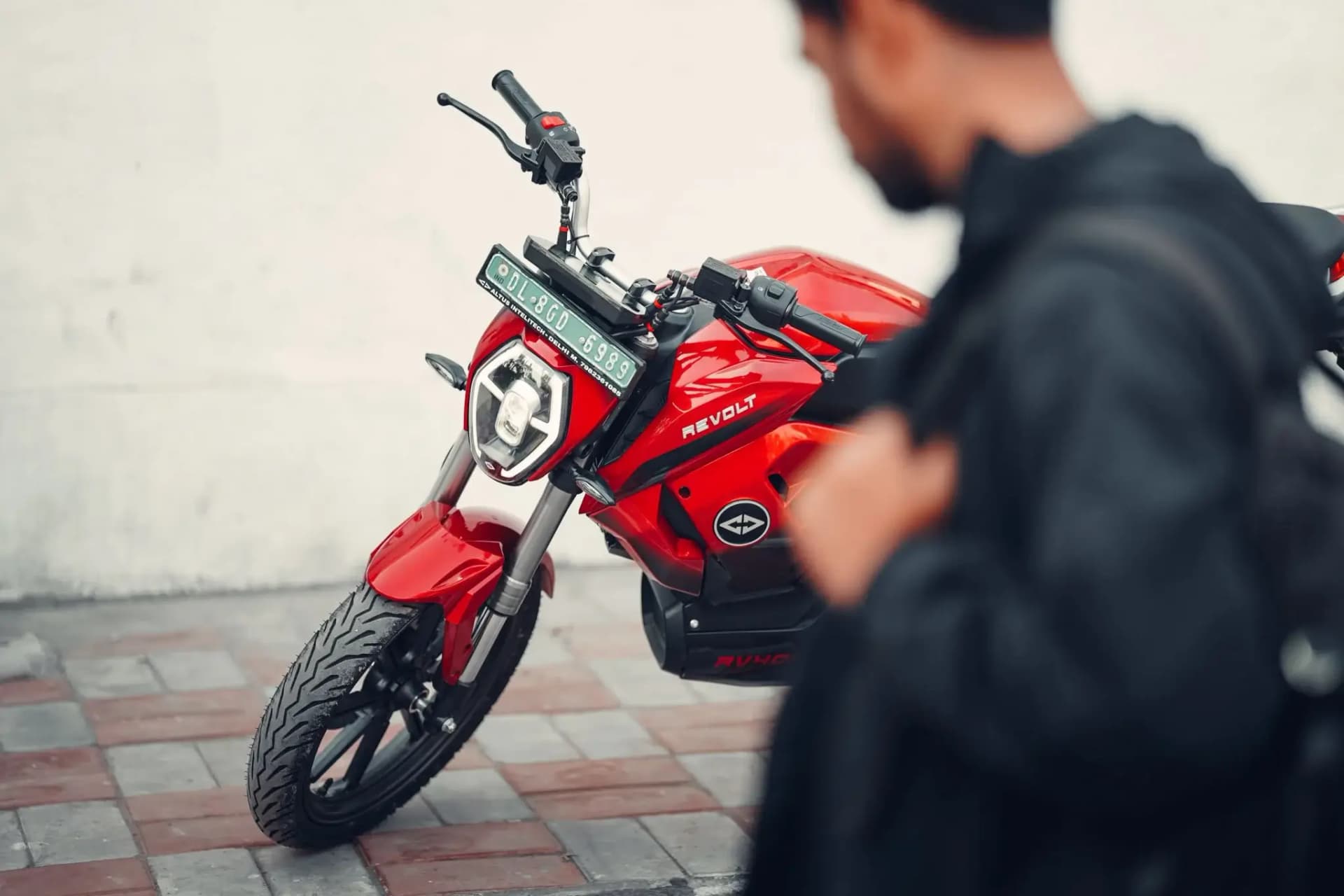 How to Charge an Electric Bike?
