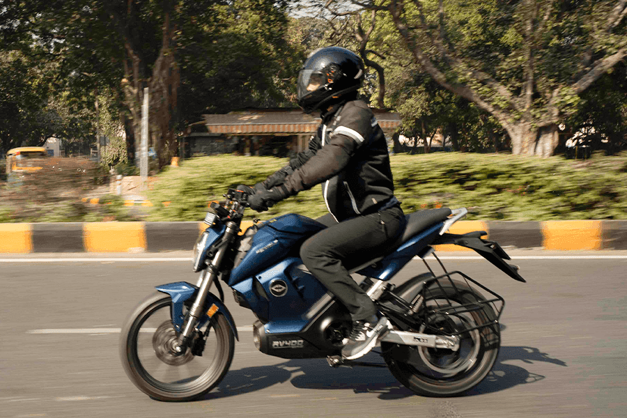 RV400 BRZ IMAGES Image 3